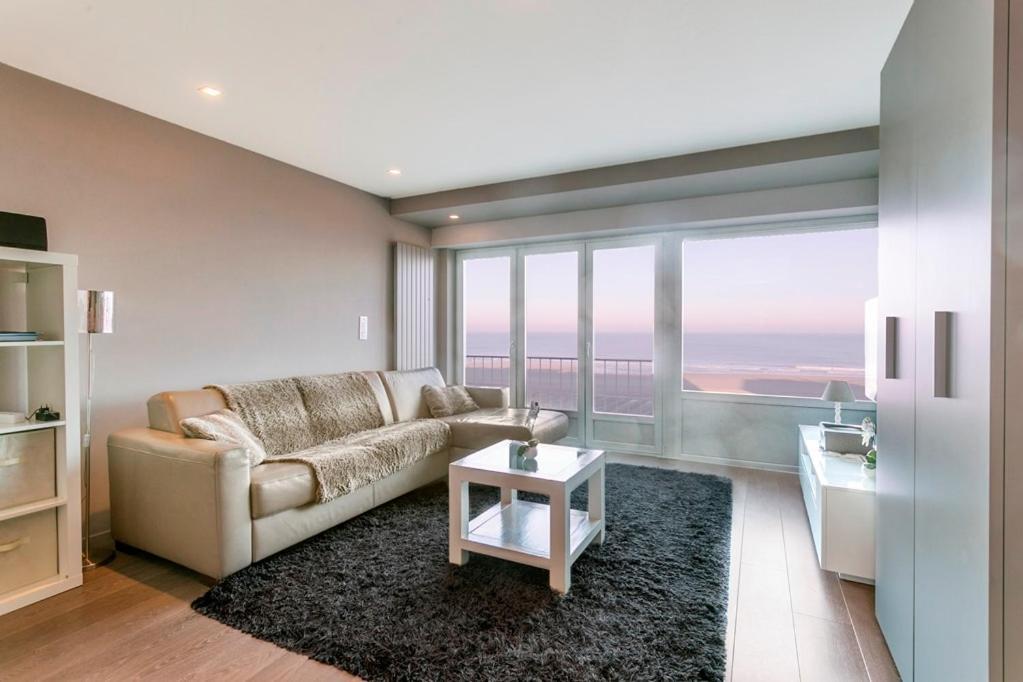 Montezuma Luxe Studio Met Frontaal Zeezicht Zonder Aparte Slaapkamer Apartment Остенде Екстериор снимка